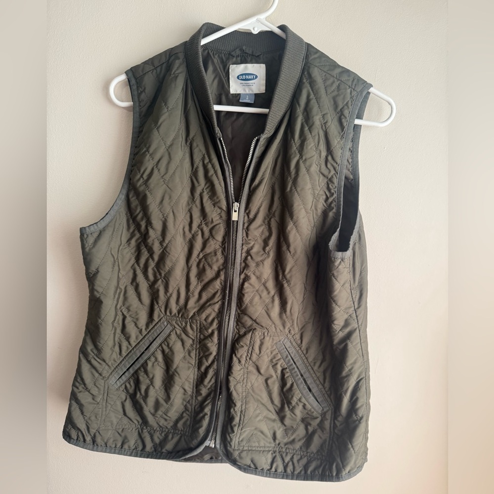 Old Navy Women's Quilted Olive Green Vest Size Large